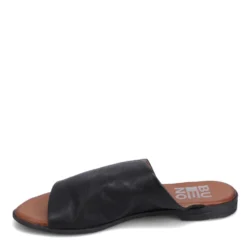 Bueno Women's Yanni Sandal In Black -Getoutside Shoes BU YANNI BK 1191 4 1100x
