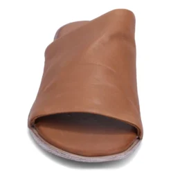 Bueno Women's Yanni Sandal In Walnut -Getoutside Shoes BU YANNI WAL 1192 3 1100x