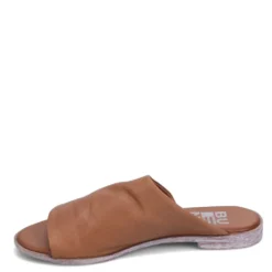 Bueno Women's Yanni Sandal In Walnut -Getoutside Shoes BU YANNI WAL 1192 4 1100x