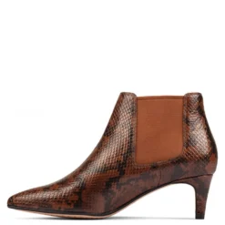 Clarks Women's Laina55 Boot 2 In Dark Tan -Getoutside Shoes c l cl 26151363 1260 3 1100x