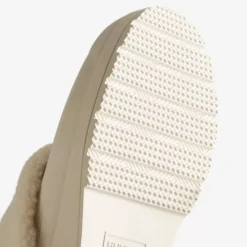 Hunter Women's Play Vegan Shearling Insulated Clogs In White 7 Hunter Women's Play Vegan Shearling Insulated Clogs In White -Getoutside Shoes ht wff1000rsp 1062 4 1100x
