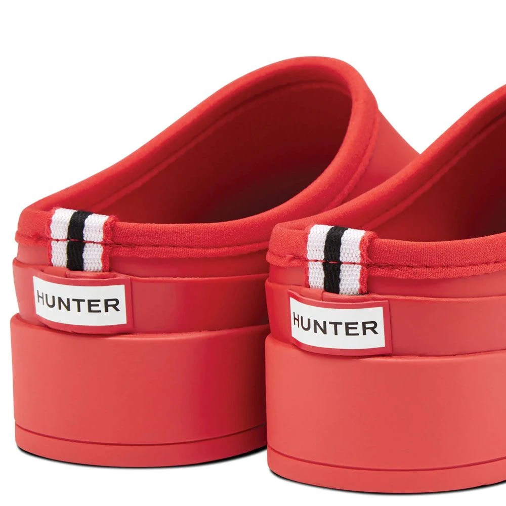 Hunter Women's Play Clogs In Red 4 Hunter Women's Play Clogs In Red - Image 4